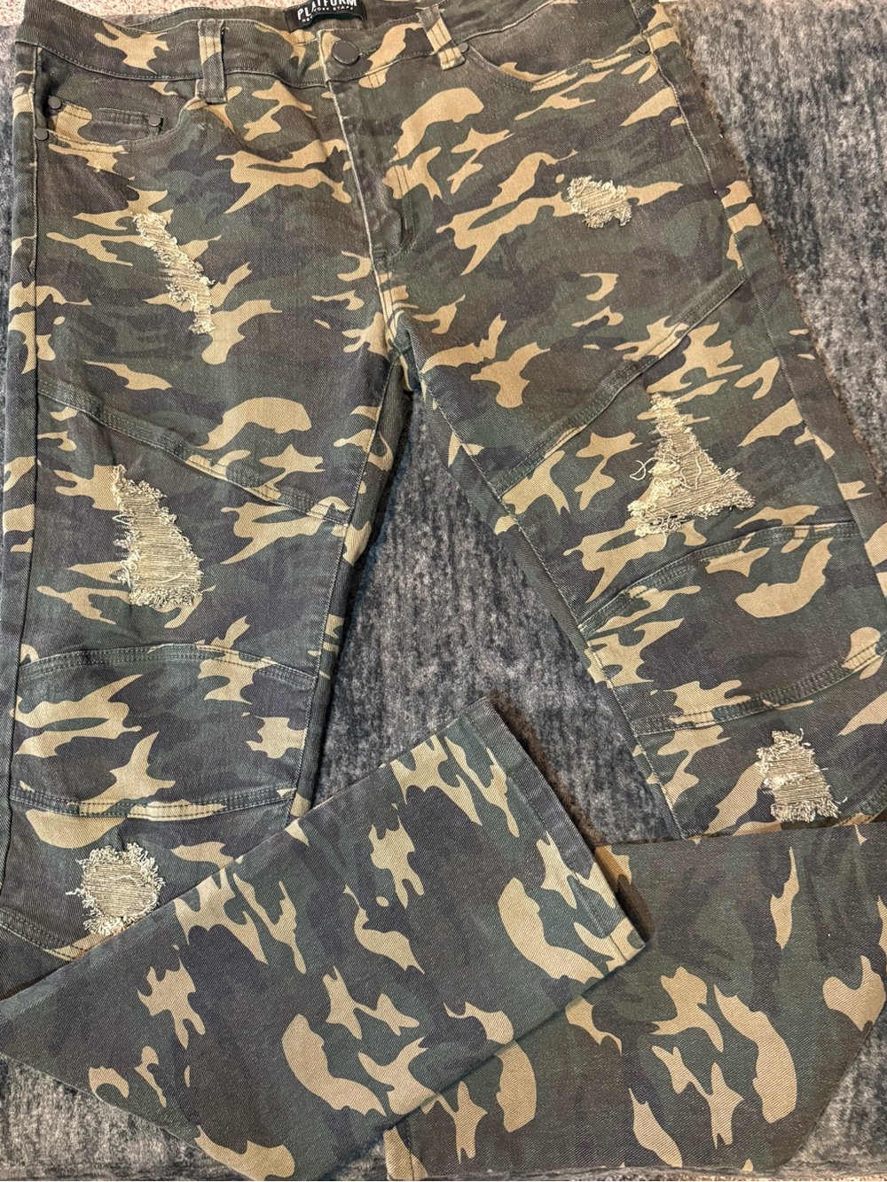 Camo Distressed Skinny Jeans - Green/Tan
